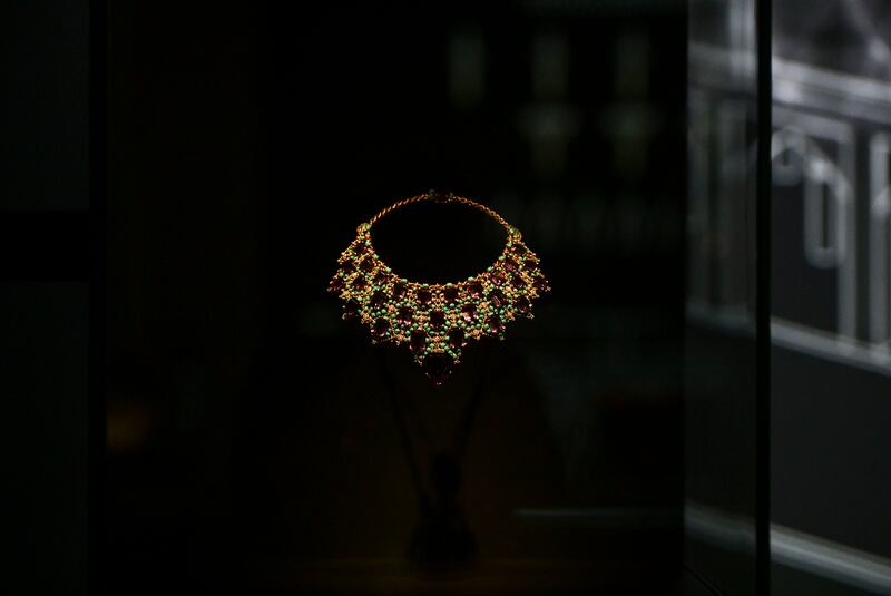 Bib necklace of the Duchess of Windsor, Cartier Paris, 1947. Gold, platinum, diamond, amethyst and turquoise 