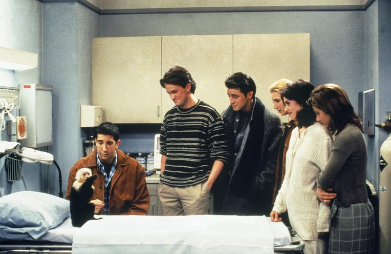 FRIENDS -- "The One with Two Parts: Part 1" Episode 16 -- Air Date 02/23/1995 -- Pictured: (l-r) Katie/Monkey as Marcel, David Schwimmer as Ross Geller, Matthew Perry as Chandler Bing, Matt LeBlanc as Joey Tribbiani, Lisa Kudrow as Phoebe Buffay, Courteney Cox as Monica Geller, Jennifer Aniston as Rachel Green  (Photo by NBCU Photo Bank/NBCUniversal via Getty Images via Getty Images)