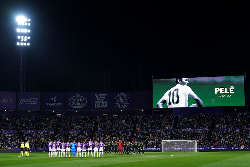 Valladolid and Real Madrid players observe a minute's silence in memory of the late Pele prior to kick off. Getty Images