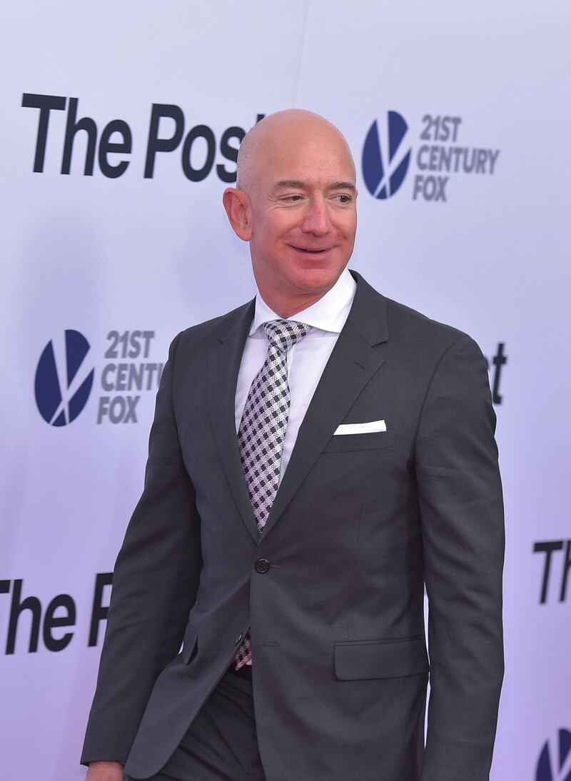Amazon CEO Jeff Bezos arrives for the premiere of "The Post" on December 14, 2017, in Washington, DC. / AFP PHOTO / Mandel NGAN