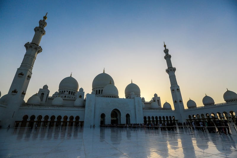 Abu Dhabi, Sheikh  Zayed Grand Mosque, May 1, 2015.-- Dusk Shots.  Victor Besa for The National *** Local Caption ***  VB_010515_Grand Mosque Abu Dhabi-8.jpg