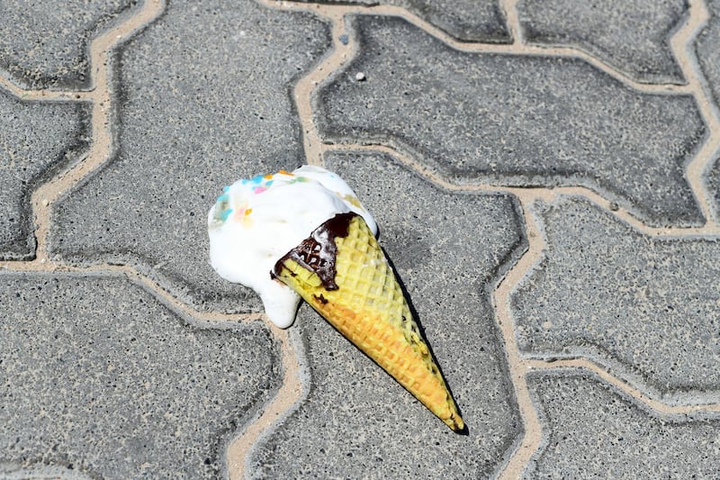 Residents and Heat in Sweihan-AD  Ice cream melts quickly in the small town of Sweihan, where temperatures temperatures have risen to -45¡C Abu Dhabi on June 9, 2021.
Reporter: Haneen Dajani News
