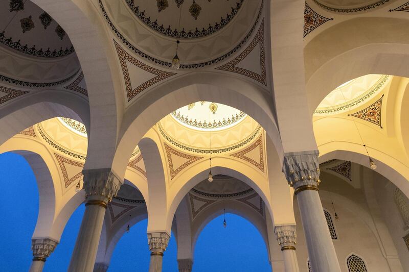 SHARJAH, UNITED ARAB EMIRATES. 12 MAY 2019. The newly opened Sharjah Mosque during Iftar and sunset. (Photo: Antonie Robertson/The National) Journalist: None. Section: Business.