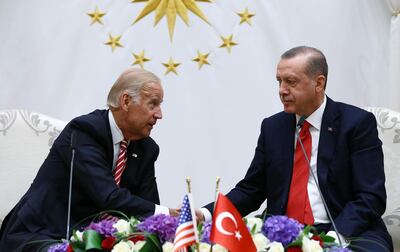 ANKARA, TURKEY - AUGUST 24: Turkish President Recep Tayyip Erdogan (R) receives US Vice-President Joe Biden (L) at Presidential Complex in Ankara, Turkey on August 24, 2016. (Photo by Kayhan Ozer/Anadolu Agency/Getty Images)