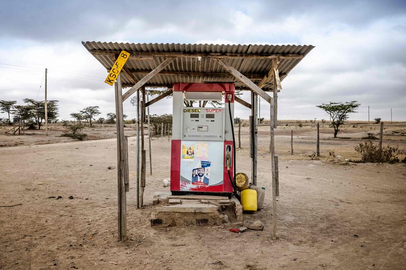 A solo pump at Kaplong-Narok-Maai Road near Ololulunga, Kenya.