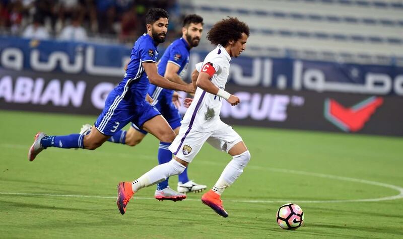 Al Ain's Omar ABdulrahman in action against Al Nasr on Sunday night. Photo Courtesy  / Arshad Khan / AGL / October 23, 2016