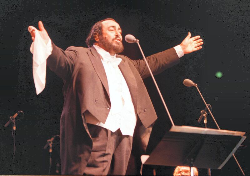 02/11/00 Los Angeles, CA. Italian tenor Luciano Pavarotti sang at a packed concert at the Great Western Forum. Photo by Online USA, Inc.