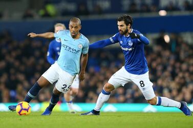 LIVERPOOL, ENGLAND - FEBRUARY 06: Fernandinho of Manchester City is closed down by Andre Gomes of Everton during the Premier League match between Everton FC and Manchester City at Goodison Park on February 06, 2019 in Liverpool, United Kingdom. (Photo by Alex Livesey/Getty Images)