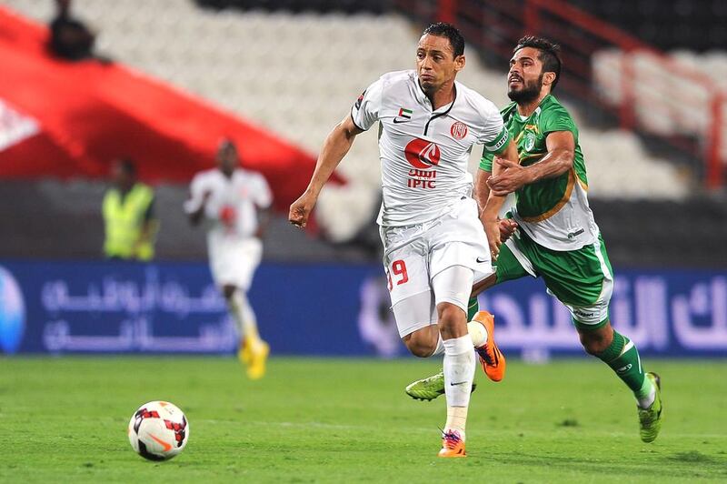 Al Jazira’s Ricardo Oliveira, left, just about managed to put his team ahead against Emirates on home turf in Abu Dhabi. Abdullateef Al Marzouqi / Al Ittihad