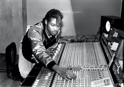 CHICAGO - JANUARY 1987:  Deejay, producer and singer Jesse Saunders works in his studio in Chicago, Illinois in January 1987.  (Photo By Raymond Boyd/Getty Images) 