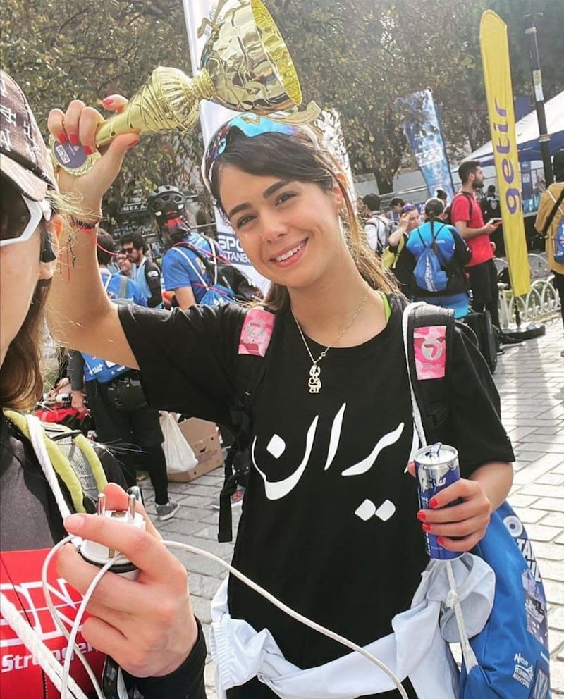 Niloufar Mardani a member of the national speedskating team, competed in Istanbul without a headscarf on Sunday. Photo: Twitter