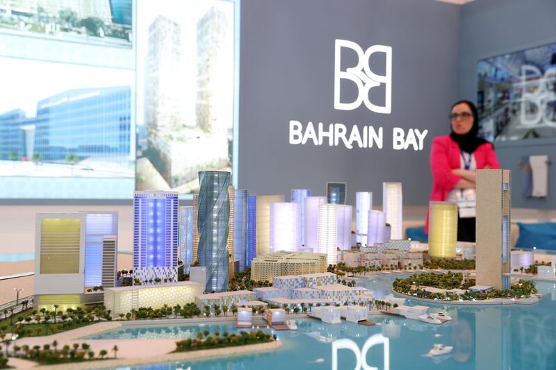 Dubai, United Arab Emirates - September 11th, 2017: Visitors at the Bahrain Bay project by Bahrain Bay developments at the 16th addition of Cityscape Global. Monday, September 11th, 2017 at World Trade centre, Dubai. 