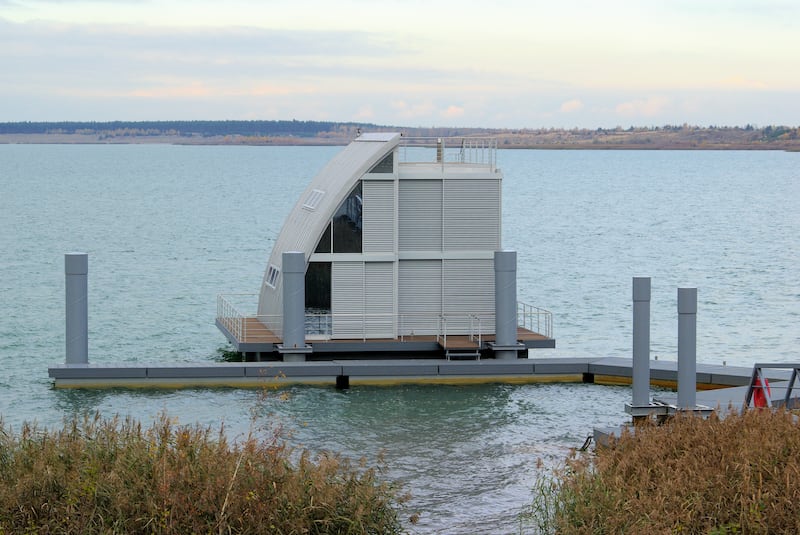 House arks in Germany's Lusatian Lake District rest on tope of 'unsinkable' pontoons. Getty