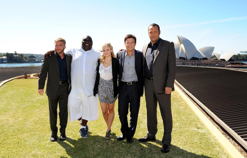 epa01880113 (L to R) American director Peter Billingsley with the cast of his new film Couples Retreat, actors Faizon Love, Kristen Bell, Jason Bateman and Vince Vaughn in Sydney 30 September 2009. Couples Retreat will premiere in Sydney 01 October.  EPA/TRACEY NEARMY AUSTRALIA AND NEW ZEALAND OUT