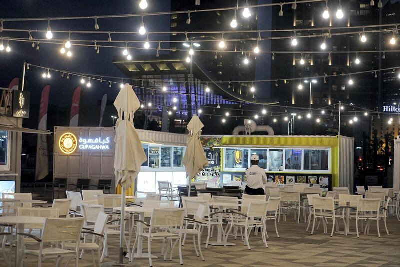       ABU DHABI , UNITED ARAB EMIRATES , APRIL 16   – 2018 :- Restaurants at the Al Bahar at the corniche in Abu Dhabi. ( Pawan Singh / The National ) For Weekender                          