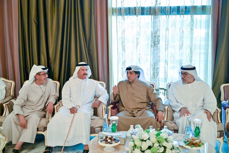 Sheikh Mansour exchanged greetings with guests on the occasion of the holy month
