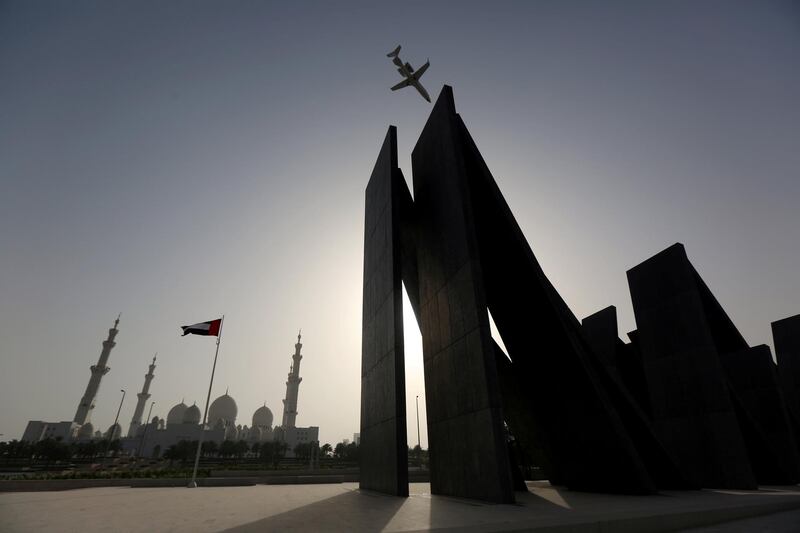 FILE PHOTO: General view of Martyrs Memorial Park opposite Sheikh Zayed Mosque in Abu Dhabi, UAE May 9, 2018. REUTERS/Satish Kumar/File Photo