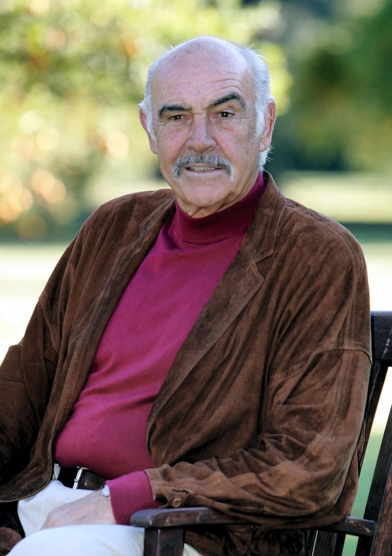 Sir Sean Connery poses during a photo call at the 4th Marrakesh International Film Festival, 08 December 2004. AFP PHOTO JACK GUEZ (Photo by JACK GUEZ / AFP)