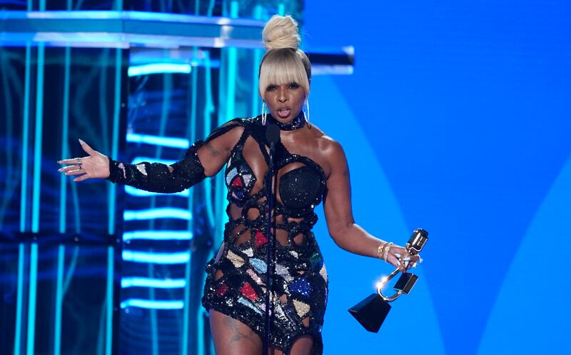 Mary J  Blige accepts the Icon Award. AP Photo