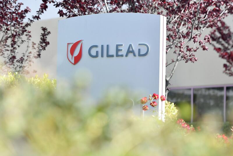 (FILES) In this file photo taken on April 30, 2020 Gilead Sciences headquarters sign is seen in Foster City, California. The experimental drug remdesivir has been authorized by US regulators for emergency use against COVID-19, President Donald Trump announced on May 1, 2020. / AFP / Josh Edelson
