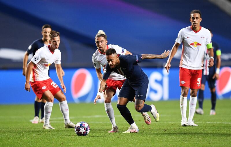 LISBON, PORTUGAL - AUGUST 18: Neymar of Paris Saint-Germain is challenged by Kevin Kampl of RB Leipzig during the UEFA Champions League Semi Final match between RB Leipzig and Paris Saint-Germain F.C at Estadio do Sport Lisboa e Benfica on August 18, 2020 in Lisbon, Portugal. (Photo by David Ramos/Getty Images)