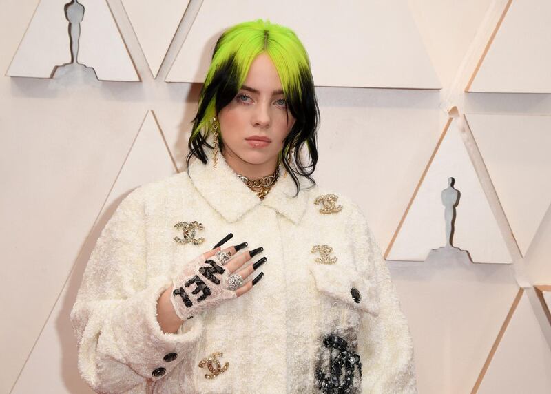 US singer-songwriter Billie Eilish arrives for the 92nd Oscars at the Dolby Theatre in Hollywood, California on February 9, 2020.  / AFP / Robyn Beck
