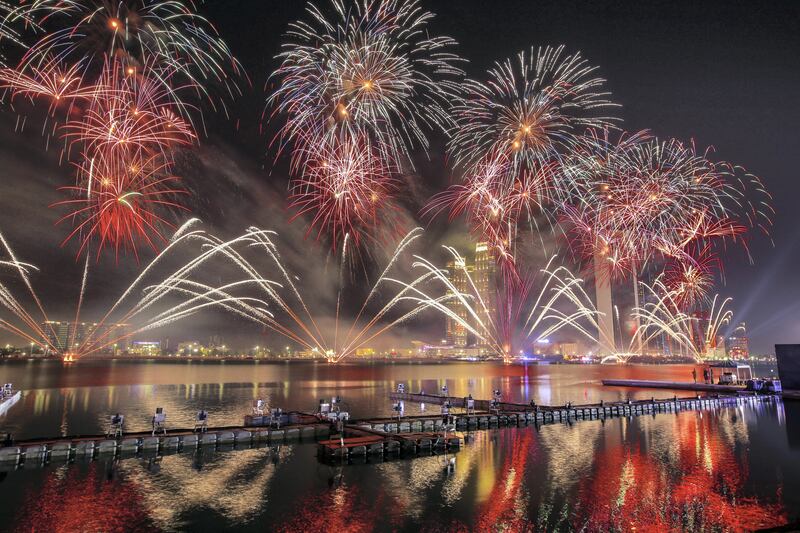 Abu Dhabi, United Arab Emirates, December 31, 2017.    Fireworks at the New Year’s Eve Countdown Village at the Abu Dhabi, Corniche Breakwater.
Victor Besa for The National.
National
Reporter:  John Dennehy