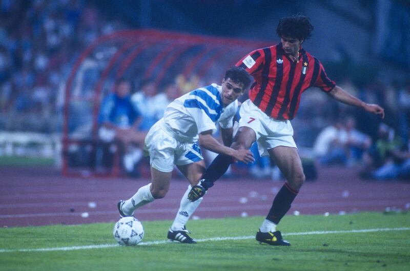 Marseille's Jean-Jacques Eydelie battling Milan AC's Gianluigi Lentini during the Champions's League Final soccer match, Marseille vs Milan A.C. in Stade Olympique, Munich, Germany on May 26th, 1993. Marseille won 1-0. Photo by Henri Szwarc/ABACAPRESS.COMNo Use France Digital. No Use France Print.