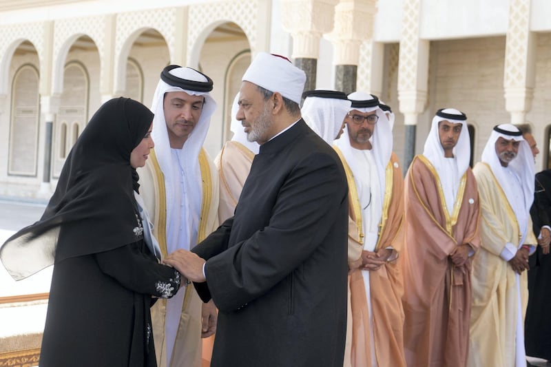 ABU DHABI, UNITED ARAB EMIRATES - February 05, 2019: Day three of the UAE Papal visit - HE Dr Amal Abdullah Al Qubaisi, Speaker of the Federal National Council (FNC) (L), bids farewell to His Eminence Dr Ahmad Al Tayyeb, Grand Imam of the Al Azhar Al Sharif (R), at the Presidential Airport. 


( Rashed Al Mansoori / Ministry of Presidential Affairs )
---