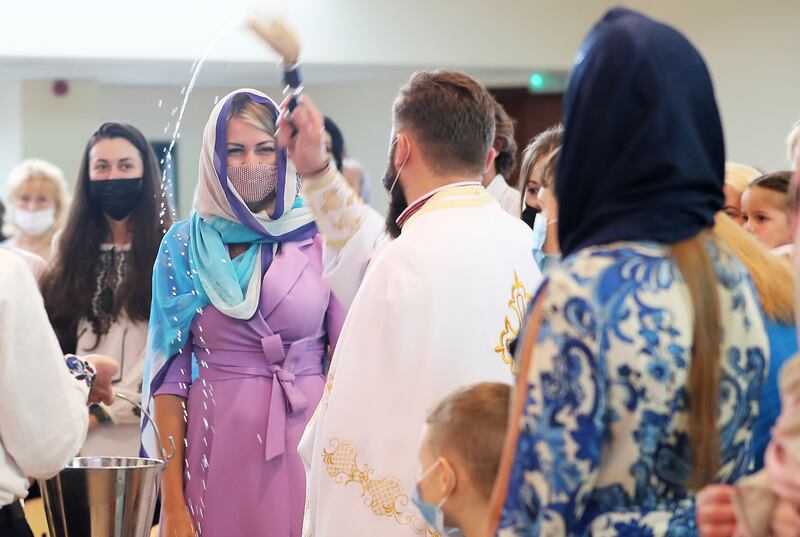Father Liubomyr Fylypchak blesses the congregation.