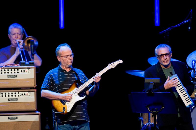 epa06182246 (FILE) - Musicians Jim Pugh (L), Walter Becker (C) and Donald Fagen (R) from the US rock band Steely Dan perfom on the Stravinski Hall stage at the 43nd Montreux Jazz Festival, in Montreux, Switzerland, 04 July 2009 (reissued 04 September 2017). According to media reports, Steely Dan co-founder Walter Becker has died on 03 September 2017, at the age of 67.  EPA/JEAN-CHRISTOPHE BOTT