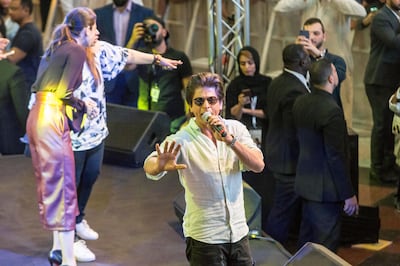 Shah Rukh Khan charms the crowd at Dalma Mall in Abu Dhabi. Antonie Robertson / The National