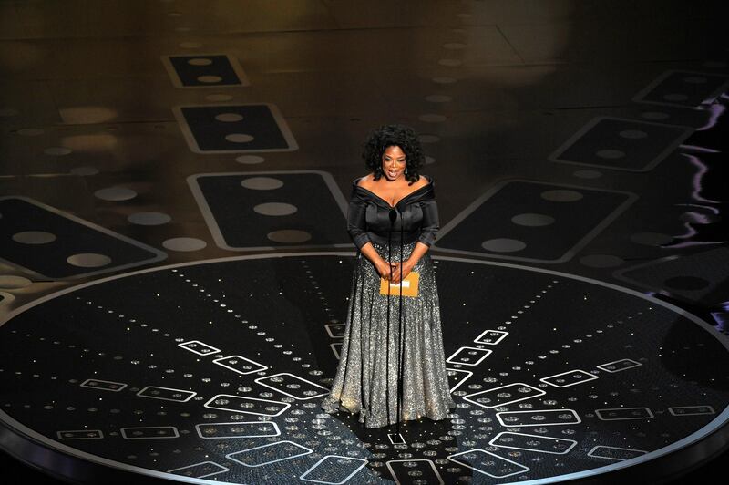TV Personality Oprah Winfrey arrives to present awards at the 83rd Annual Academy Awards held at the Kodak Theatre on February 27th, 2011 in Hollywood, California.        AFP PHOTO / GABRIEL BOUYS (Photo by GABRIEL BOUYS / AFP)