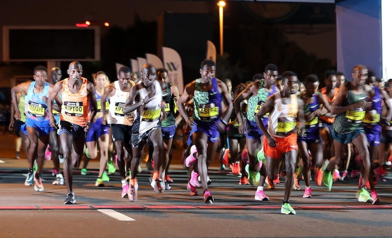 DUBAI, UNITED ARAB EMIRATES , Jan 24  – 2020 :- Runners taking part in the Standard Chartered Dubai Marathon 2020 held on the Umm Suqeim Road in Dubai. ( Pawan  Singh / The National ) For News/Online/Instagram.