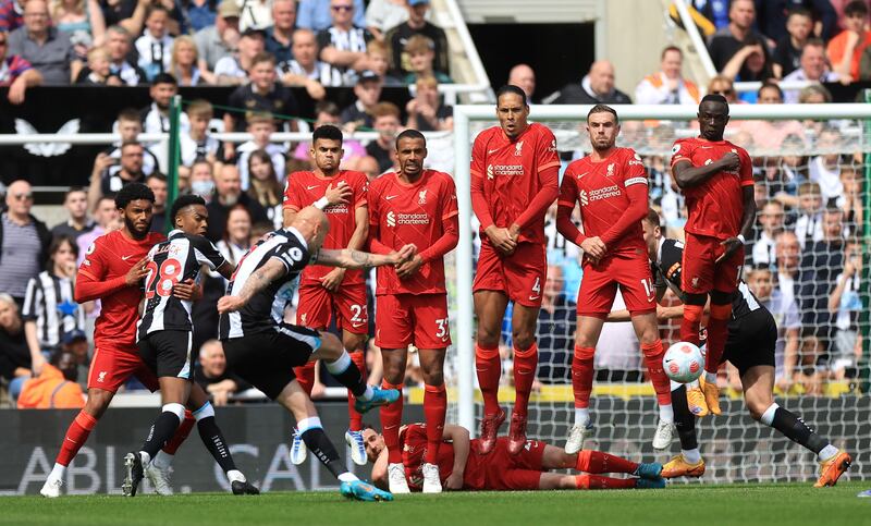 Jonjo Shelvey - 5 The former Liverpool midfielder was aggressive but ineffective. His strength is getting forward and he was forced to remain deep. 
Action Images
