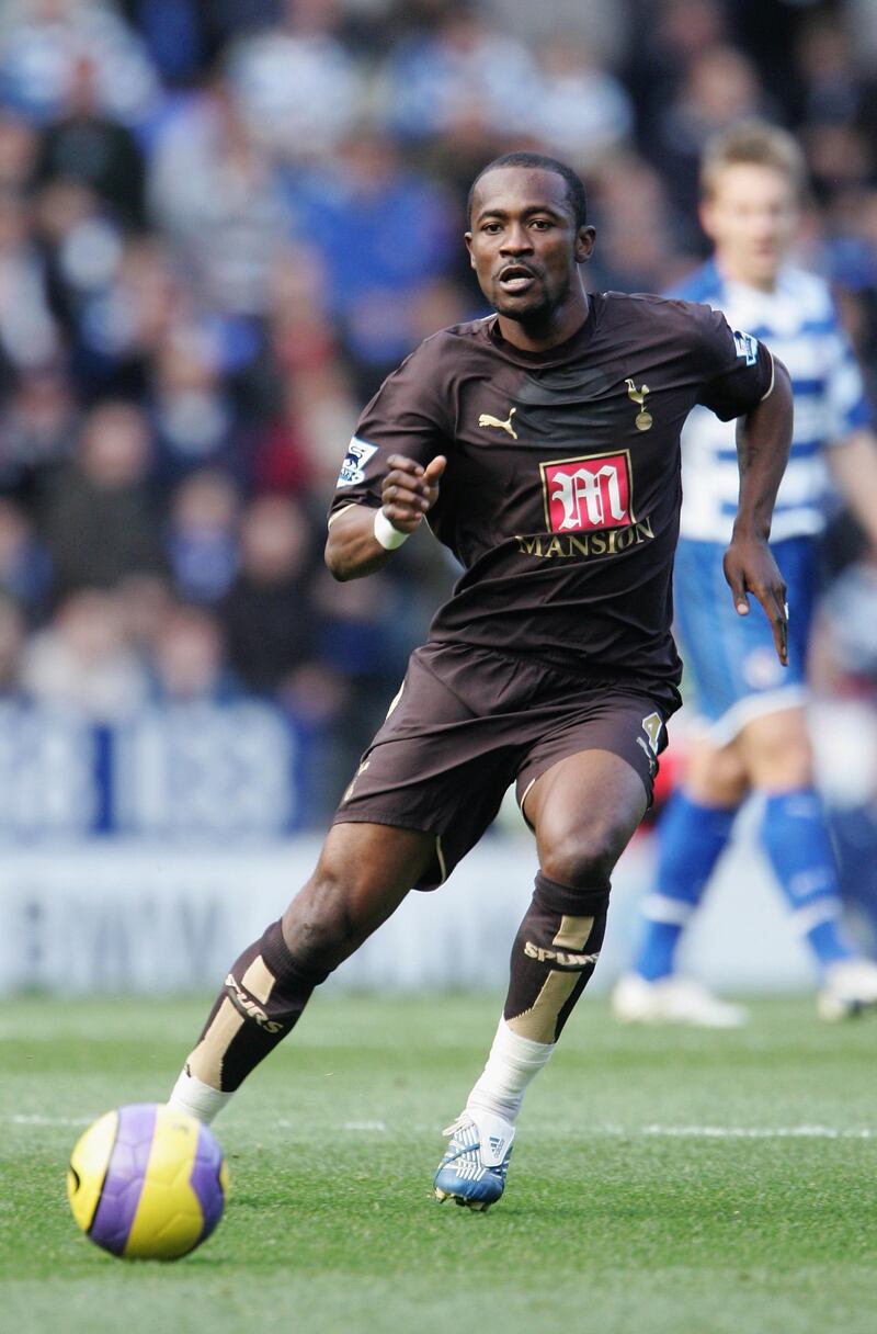 READING, UNITED KINGDOM - NOVEMBER 12:  Didier Zokora of Tottenham Hotspur runs with the ball during the Barclays Premiership match between Reading and Tottenham Hotspur at the Madejski Stadium on November 12, 2006 in Reading, England.  (Photo by Phil Cole/Getty Images)