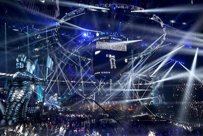 General view during the 2013 MTV Video Music Awards in New York August 25, 2013.   REUTERS/Lucas Jackson (UNITED STATES  - Tags: ENTERTAINMENT)  (MTV-SHOW) *** Local Caption ***  NYC82_TELEVISION-MT_0826_11.JPG