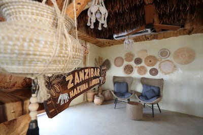 African-style engravings, decorations and architecture can be seen throughout the cafe. 