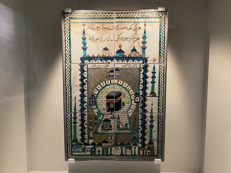 Iznik tile panel with an image of the Haram Mosque, produced in the 1670s-1680s