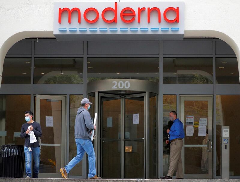 FILE PHOTO: A sign marks the headquarters of Moderna Inc, which is developing a vaccine against the coronavirus, in Cambridge, Massachusetts, U.S., May 18, 2020.   REUTERS/Brian Snyder/File Photo