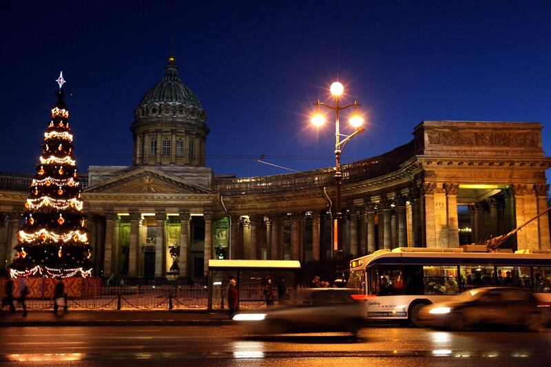 epa06395936 (FILE) -An illuminated Christmas tree (L) is displayed in front of the Kazan Cathedral in St Petersburg, Russia, 17 December 2009 (issued 17 December 2017). According to the Kremlin, Russian President Vladimir Putin called US President Donald J. Trump to thank him for a tip provided by the CIA that thwarted a terrorist attack that targeted the Kazan Cathedral in St. Petersburg, Russia.  EPA/ANATOLY MALTSEV *** Local Caption *** 01969262