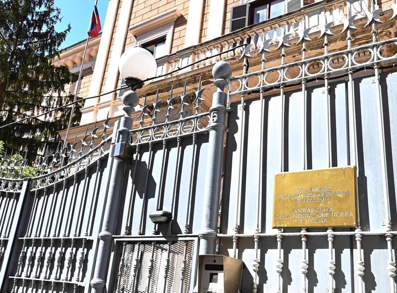 A picture taken on March 31, 2021 shows the entrance gate of the Russian Embassy in central Rome. Italy expelled two Russian officials after an Italian navy captain was allegedly caught red-handed selling secret documents to a Russian military officer. / AFP / Andreas SOLARO
