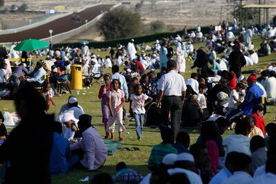 DUBAI, UNITED ARAB EMIRATES, DECEMBER 26, 2014. General crowd pictures of the race day at Jebel Ali Racecourse. (Photo: Antonie Robertson/The National) Journalist: Jason Ford. Section: Sports. *** Local Caption ***  AR_2612_Horse_Racing-11.JPG