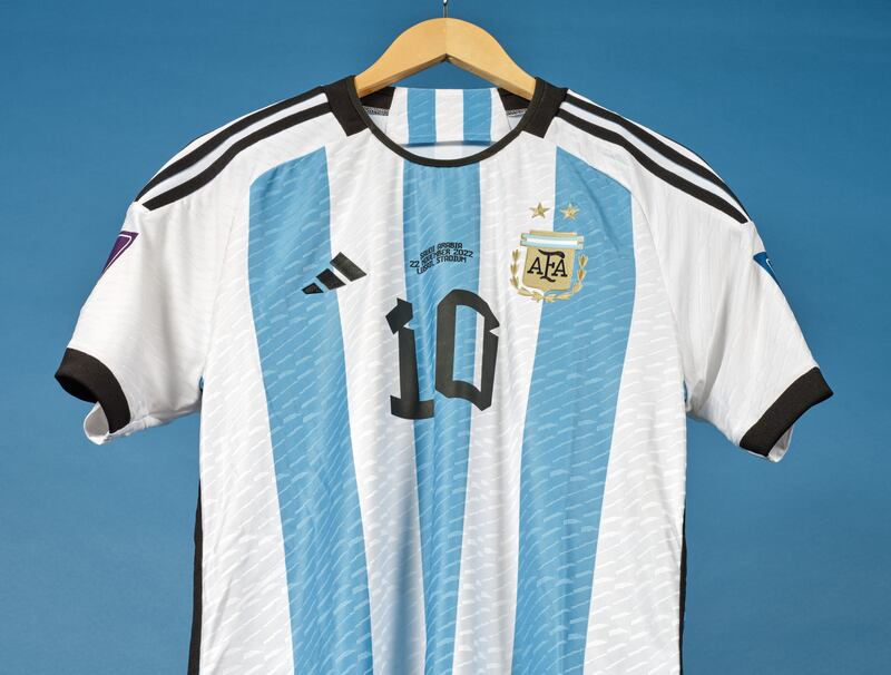 The shirt worn by Messi during Argentina's group stage match against Saudi Arabia. Photo: Sotheby's