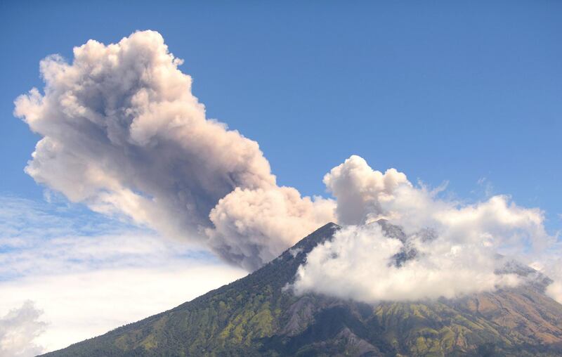 Mount Agung volcano releases a plume of fresh ash in Bali. Sonny Tumbelaka / AFP