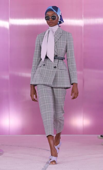 epa07004377 A model presents a creation by Kate Spade at New York Fashion Week Spring 2019 in New York, New York, USA, 07 September 2018. US fashion designer Kate Spade committed suicide in June of this year but the brand still bear's her name.  EPA/PETER FOLEY