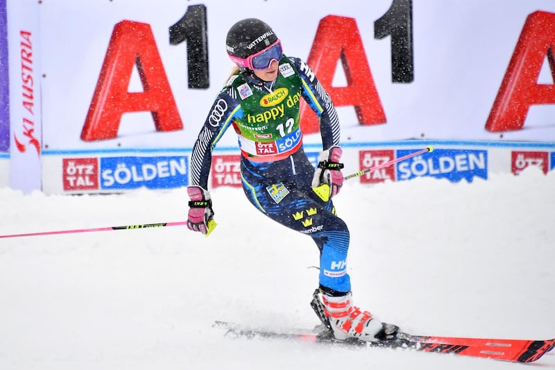Frida Handsdotter of Sweden reacts after competing in the second run of the Women's giant slalom at the FIS ski World cup on October 27, 2018 in Soelden, Austria.  / AFP / JOE KLAMAR
