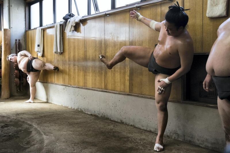 epa06666275 Sumo wrestlers of the Hakkaku stable practice during a training session in Tokyo, Japan, 13 April 2018. Hakkaku stable is a stable of sumo wrestlers which was established in September 1993 by former yokozuna Hokutoumi.  EPA-EFE/PETER KLAUNZER  ATTENTION: This Image is part of a PHOTO SET *** Local Caption *** 54261865