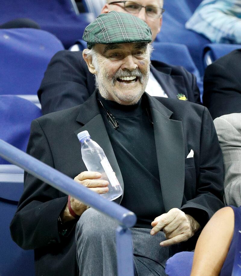 epa06171020 Scottish actor Sean Connery of the United Kingdom watches Elise Mertens of Belgium and Madison Keys of the USA during their match on the second day of the 2017 US Open Tennis Championship at the USTA National Tennis Center in Flushing Meadows, New York, USA, 29 August 2017. The US Open runs through 10 September.  EPA-EFE/JUSTIN LANE