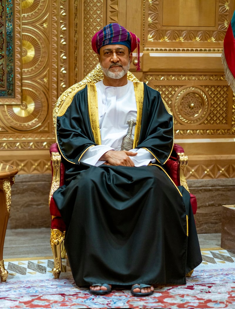 Sultan Haitham received the Egyptian president in Oman.